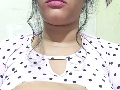 Nancy queen001 online show from November 8, 2025, 9:13 pm