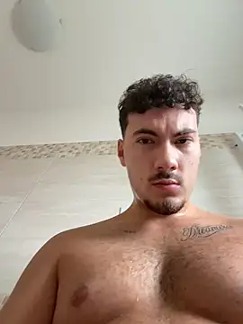 Snapshot of Alehot002 chatting on October 30, 2025, 12:39 pm Alehot002 online show from October 30, 2025, 12:39 pm