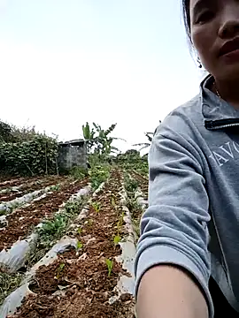 Snapshot of min_nyny chatting on December 4, 2025, 8:34 am min nyny online show from December 4, 2025, 8:34 am