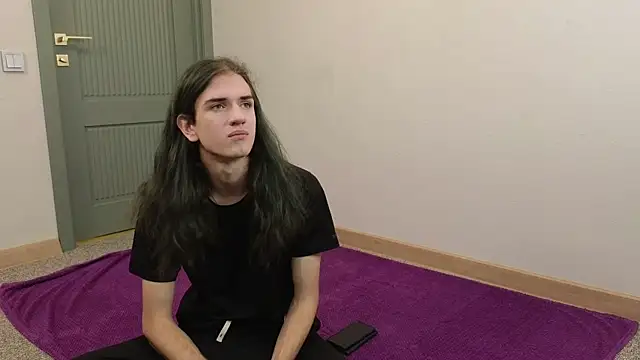 Harvey Hair online show from November 8, 2025, 1:44 pm