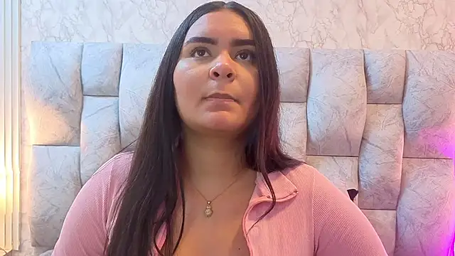 amarahanks1 online show from November 22, 2025, 7:24 pm