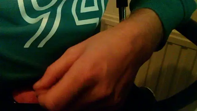 Snapshot of geile-man-34 chatting on November 16, 2025, 6:24 pm geile-man-34 online show from November 16, 2025, 6:24 pm