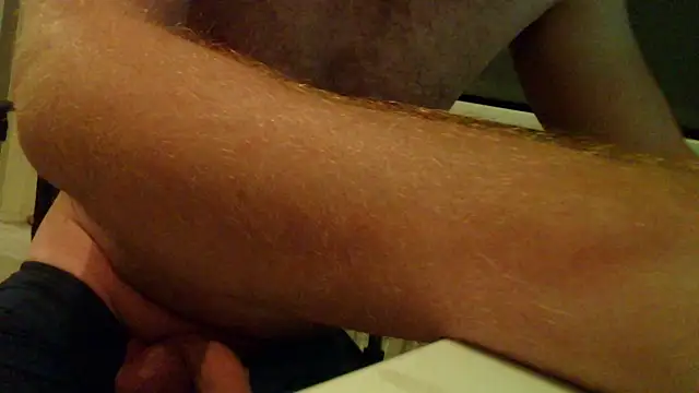 Snapshot of geile-man-34 chatting on November 19, 2025, 10:43 pm geile-man-34 online show from November 19, 2025, 10:43 pm