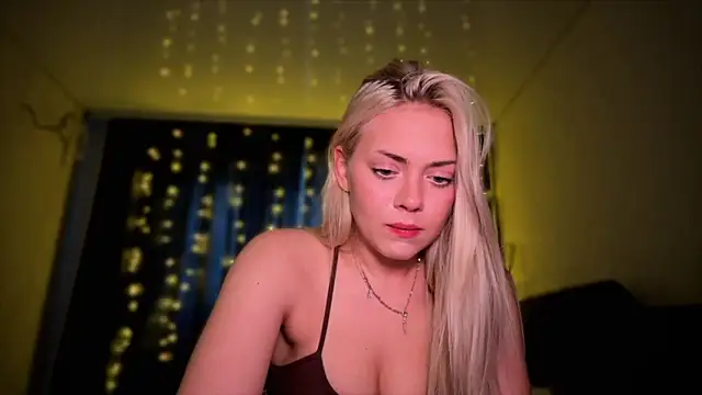 alisaoceaneeyes online show from November 11, 2025, 12:27 pm