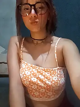 lola mamadas online show from November 13, 2025, 3:27 am