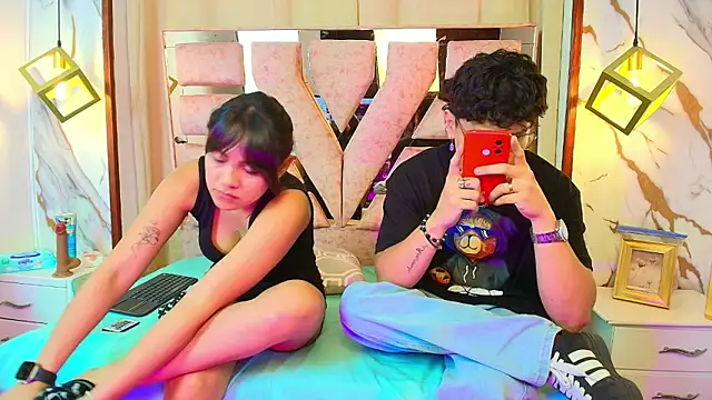 Zoe And Dylan  online show from November 28, 2025, 1:03 pm