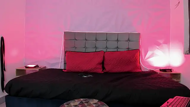 MadameLilith cg online show from December 4, 2025, 12:36 pm