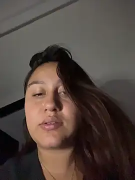 Snapshot of Saray_lo chatting on November 4, 2025, 10:42 pm Saray lo online show from November 4, 2025, 10:42 pm