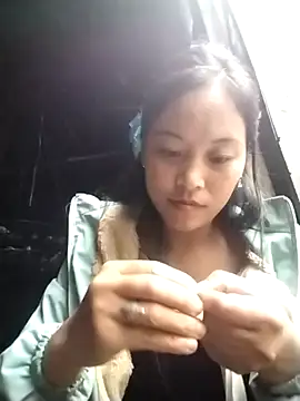 Snapshot of Alice-567 chatting on November 2, 2025, 2:25 am Alice-567 online show from November 2, 2025, 2:25 am