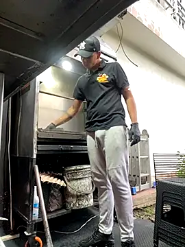 Dylams maja online show from November 8, 2025, 10:08 pm