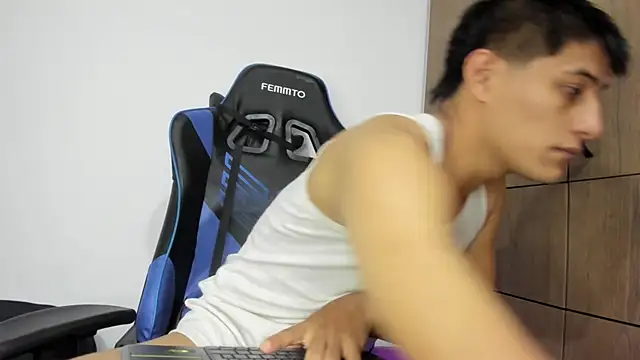 dorman boy online show from December 5, 2025, 1:58 am