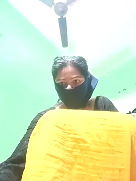 Snapshot of Rsr-1 chatting on November 2, 2025, 8:22 pm Rsr-1 online show from November 2, 2025, 8:22 pm