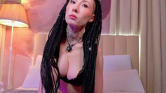 Snapshot of Roxy_Urban chatting on November 9, 2025, 5:33 pm Roxy Urban online show from November 9, 2025, 5:33 pm