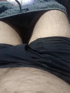 bearslove143 online show from December 15, 2025, 4:28 am