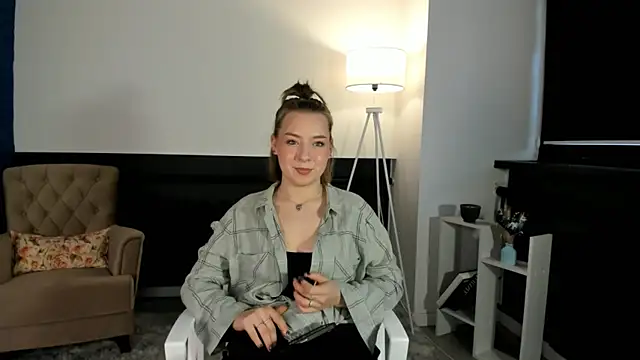 Snapshot of VanitaOkamoto chatting on November 5, 2025, 11:32 am VanitaOkamoto online show from November 5, 2025, 11:32 am