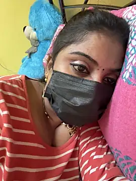 Snapshot of Tamil_Hot_Varshu chatting on December 14, 2025, 3:06 pm Tamil Hot Varshu online show from December 14, 2025, 3:06 pm