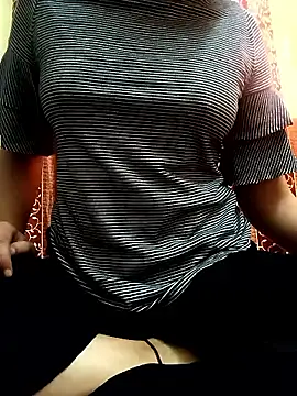 miss kittyy online show from November 2, 2025, 9:55 am