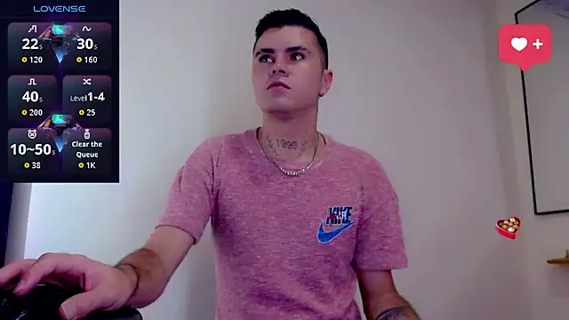 Snapshot of Sebastian_Loaiza chatting on December 5, 2025, 4:58 pm Sebastian Loaiza online show from December 5, 2025, 4:58 pm