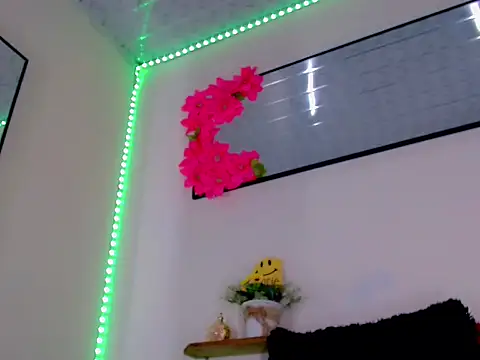 Snapshot of Sebastian_Loaiza chatting on December 16, 2025, 3:39 pm Sebastian Loaiza online show from December 16, 2025, 3:39 pm