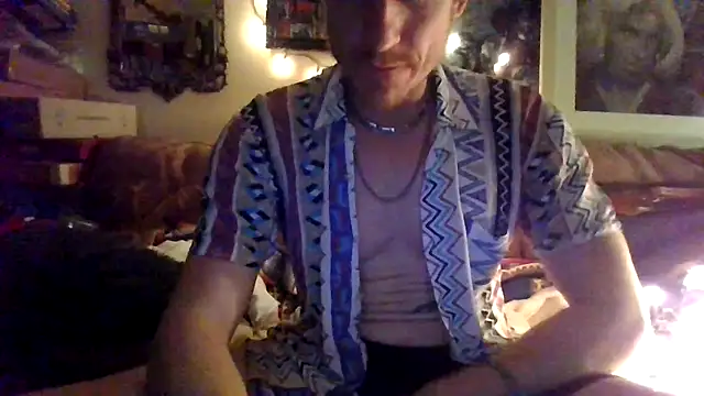 jigglethaypussi online show from November 10, 2025, 3:27 am