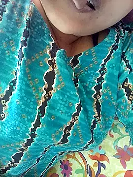 Snapshot of Tina_250 chatting on December 15, 2025, 3:44 am Tina 250 online show from December 15, 2025, 3:44 am