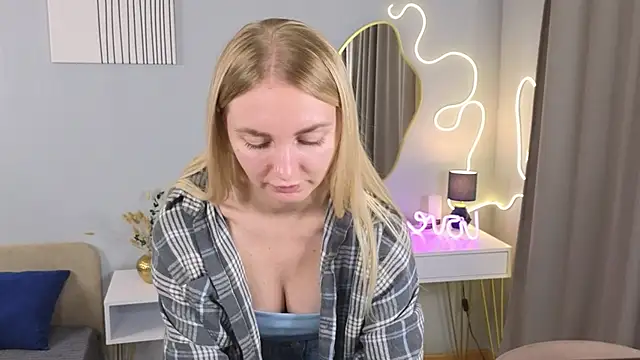 Snapshot of Carollina_ chatting on November 1, 2025, 6:32 pm Carollina  online show from November 1, 2025, 6:32 pm