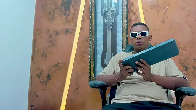 Snapshot of the_hot_boy0 chatting on November 10, 2025, 11:53 am the hot boy0 online show from November 10, 2025, 11:53 am