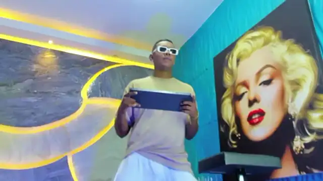 Snapshot of the_hot_boy0 chatting on November 13, 2025, 12:15 pm the hot boy0 online show from November 13, 2025, 12:15 pm