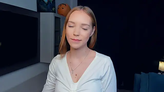 MerlePalaia online show from November 10, 2025, 9:03 pm