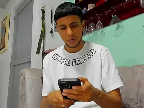 Snapshot of gero_hamann chatting on December 20, 2025, 12:40 am gero hamann online show from December 20, 2025, 12:40 am