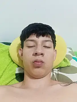 Snapshot of REDSITOOOU chatting on November 4, 2025, 12:32 am REDSITOOOU online show from November 4, 2025, 12:32 am