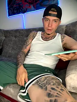 Snapshot of Nick_orion chatting on December 1, 2025, 9:31 pm Nick orion online show from December 1, 2025, 9:31 pm