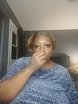 BiancaClarkson online show from November 18, 2025, 3:45 am