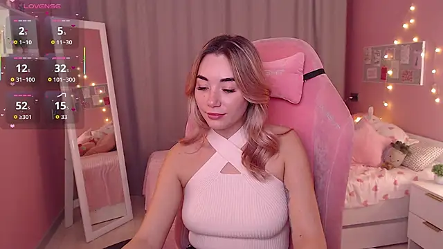 Rosie Mac online show from November 18, 2025, 1:11 am