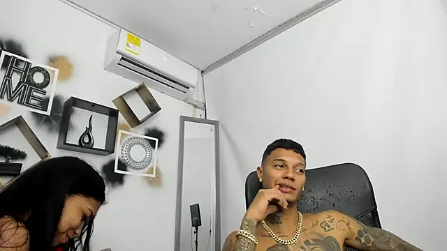 YuleimysAndAlex online show from November 9, 2025, 3:16 am