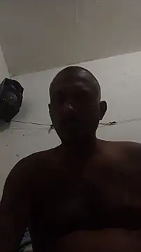 Snapshot of negrocomomisuerte chatting on November 14, 2025, 6:39 pm negrocomomisuerte online show from November 14, 2025, 6:39 pm