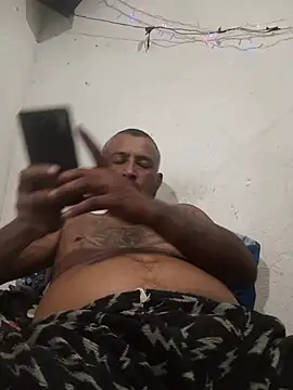 Snapshot of negrocomomisuerte chatting on December 18, 2025, 2:50 am negrocomomisuerte online show from December 18, 2025, 2:50 am