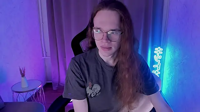 Mark Glover online show from December 3, 2025, 10:13 am