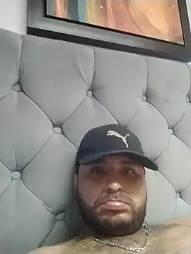 Snapshot of KARNEs24666 chatting on November 3, 2025, 1:40 am KARNEs24666 online show from November 3, 2025, 1:40 am