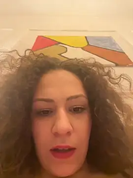 claraaa077 online show from November 19, 2025, 3:34 pm