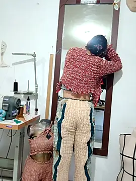 PaulinaLondra2 online show from December 1, 2025, 12:43 pm