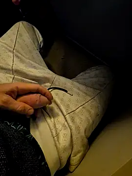 Yousss93140 online show from November 13, 2025, 2:10 am