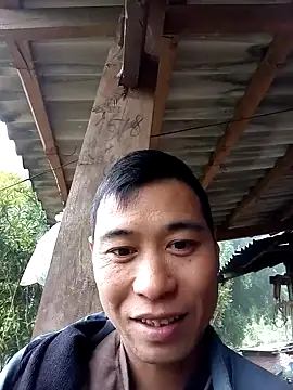 Snapshot of Kevin-n chatting on November 3, 2025, 4:58 am Kevin-n online show from November 3, 2025, 4:58 am