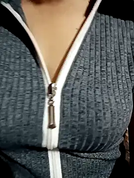 LenaLy2k online show from December 17, 2025, 3:45 am