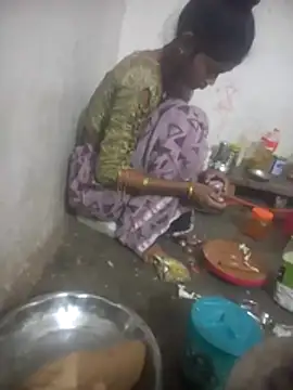 Snapshot of Jooli_cuty chatting on November 9, 2025, 12:09 am Jooli cuty online show from November 9, 2025, 12:09 am