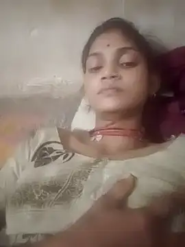 Snapshot of Jooli_cuty chatting on November 16, 2025, 6:35 pm Jooli cuty online show from November 16, 2025, 6:35 pm