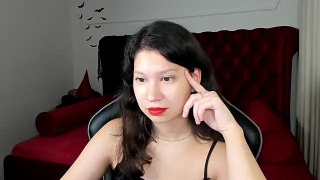 SaraDenars online show from November 6, 2025, 6:36 am