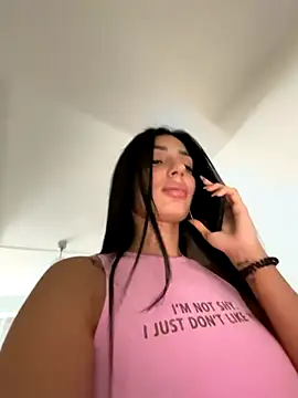 Snapshot of VickyM99 chatting on November 5, 2025, 11:54 am VickyM99 online show from November 5, 2025, 11:54 am