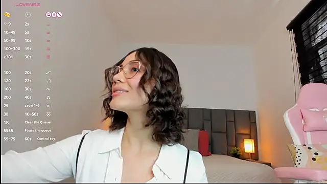 sara ospinna online show from November 12, 2025, 3:23 pm