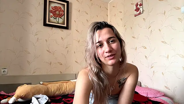 Snapshot of Auroragin chatting on November 8, 2025, 10:48 am Auroragin online show from November 8, 2025, 10:48 am